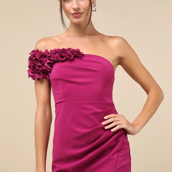 NWOT Beyond Elegant Magenta 3D Floral One-Shoulder Maxi Dress - Picture 2 of 3